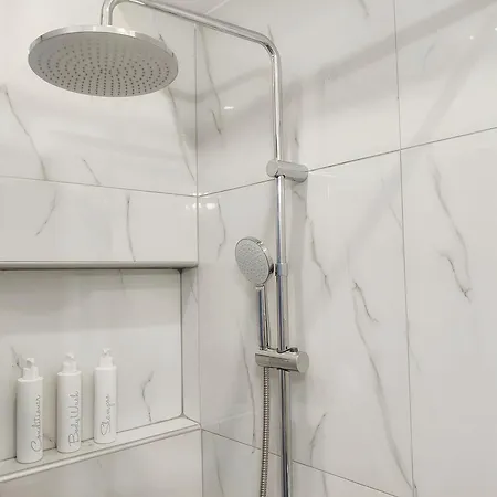 Stylish Fully Equipped Center *