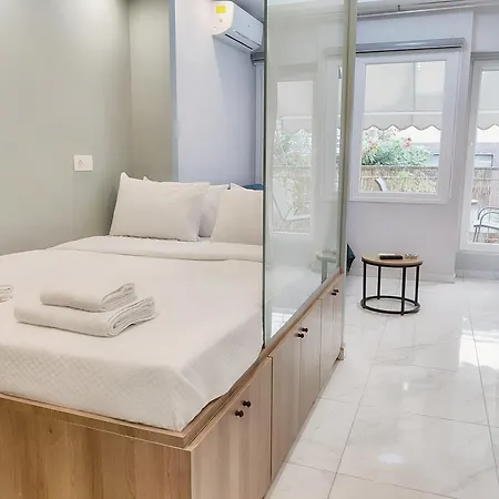 Stylish Fully Equipped Center Salonic